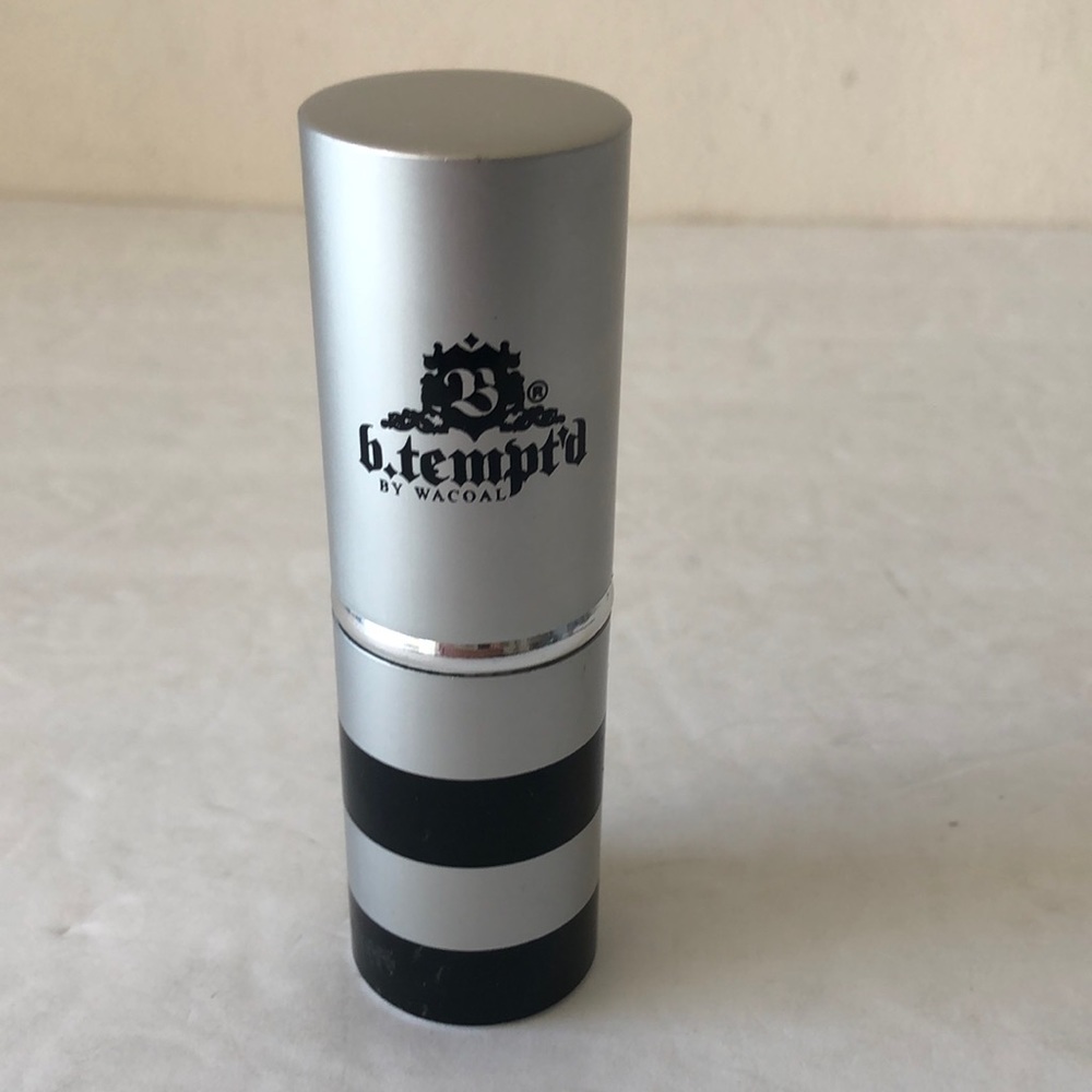 b. tempt'd by Wacoal Retractable Kabuki Brush for powder, bronzer, or blush